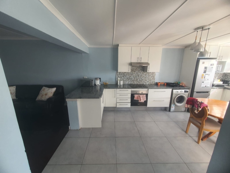 To Let 4 Bedroom Property for Rent in Nahoon Eastern Cape